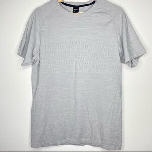 Zella Seamless Performance Gym Workout Activewear Short Sleeve Gray Shirt Mens M